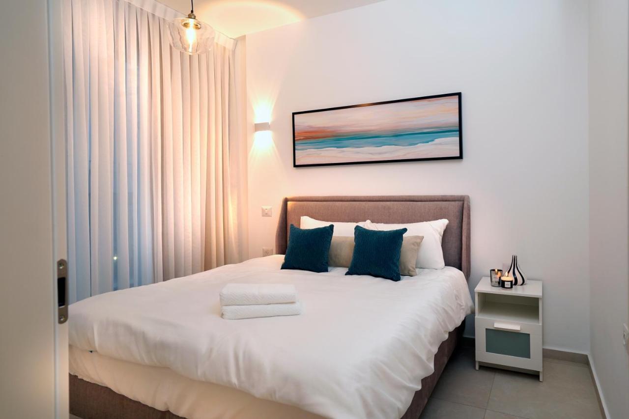 Hi-Yam Seaview Apartments & Suites - יש ממ"ד Bat Yam Ngoại thất bức ảnh