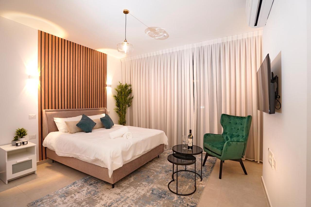 Hi-Yam Seaview Apartments & Suites - יש ממ"ד Bat Yam Ngoại thất bức ảnh