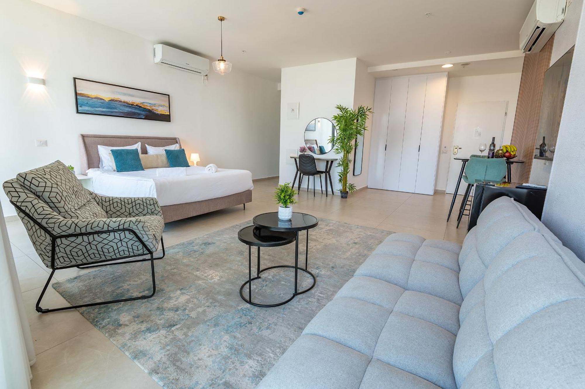 Hi-Yam Seaview Apartments & Suites - יש ממ"ד Bat Yam Ngoại thất bức ảnh