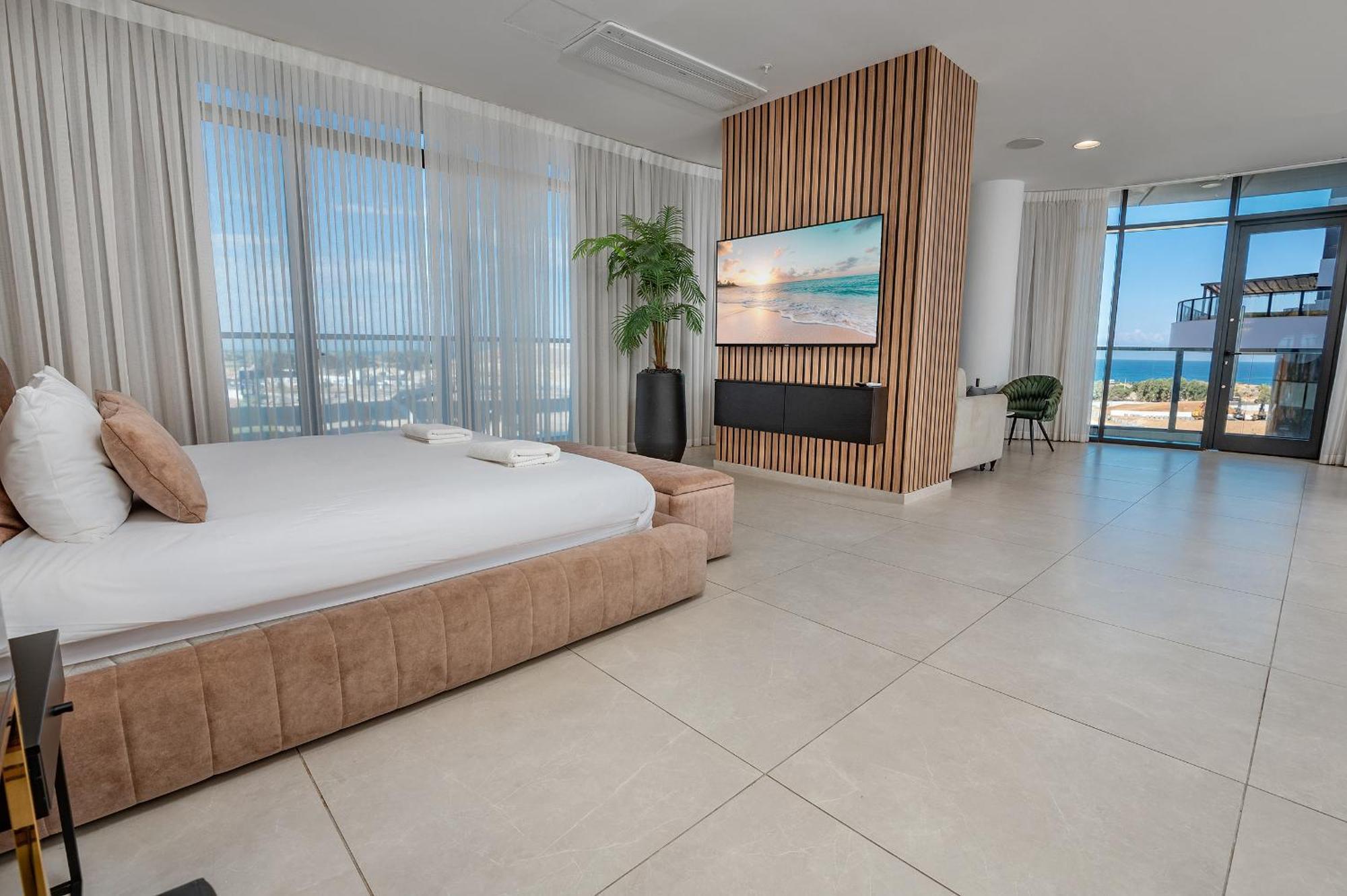 Hi-Yam Seaview Apartments & Suites - יש ממ"ד Bat Yam Ngoại thất bức ảnh