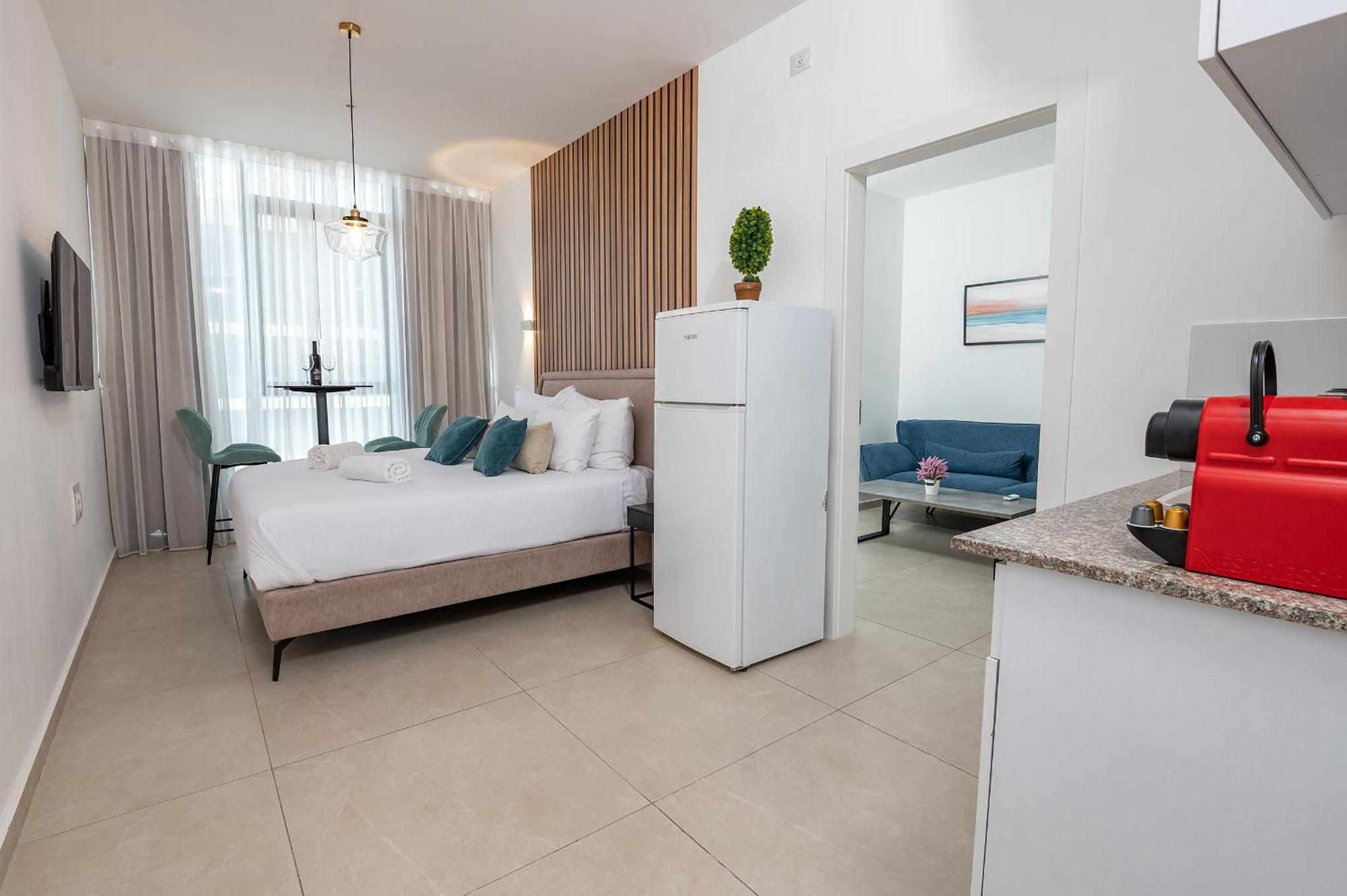 Hi-Yam Seaview Apartments & Suites - יש ממ"ד Bat Yam Ngoại thất bức ảnh