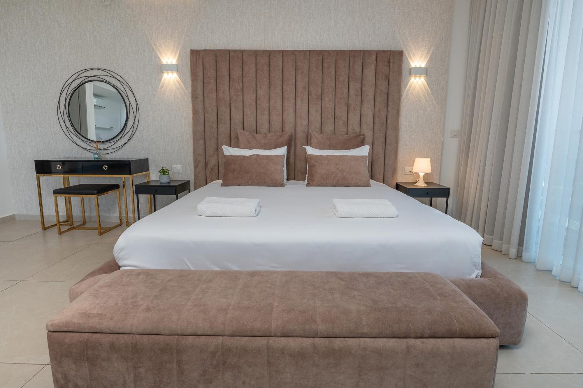 Hi-Yam Seaview Apartments & Suites - יש ממ"ד Bat Yam Phòng bức ảnh