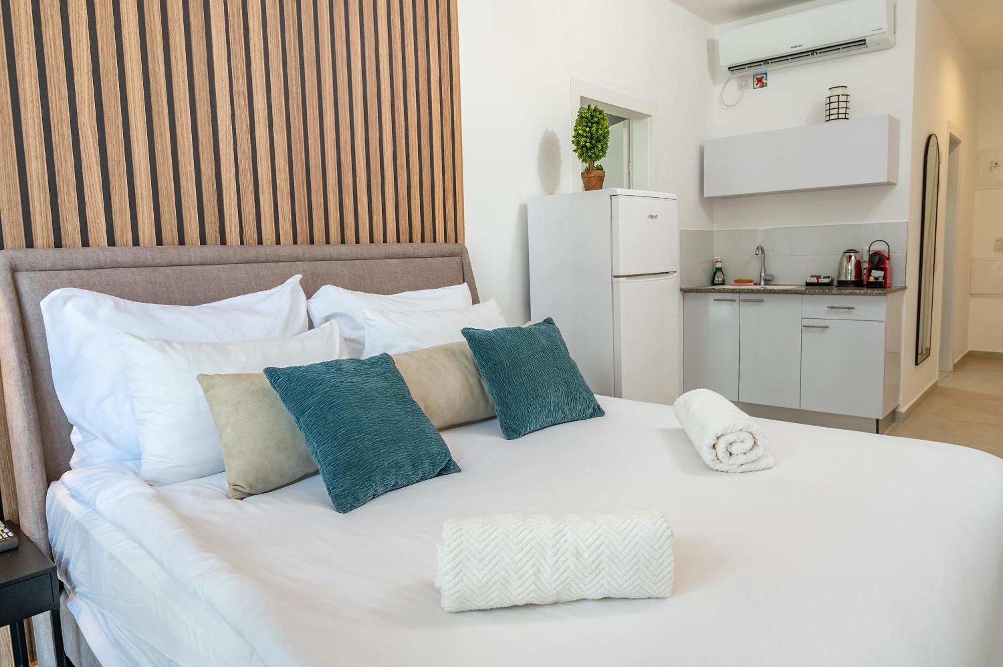 Hi-Yam Seaview Apartments & Suites - יש ממ"ד Bat Yam Phòng bức ảnh