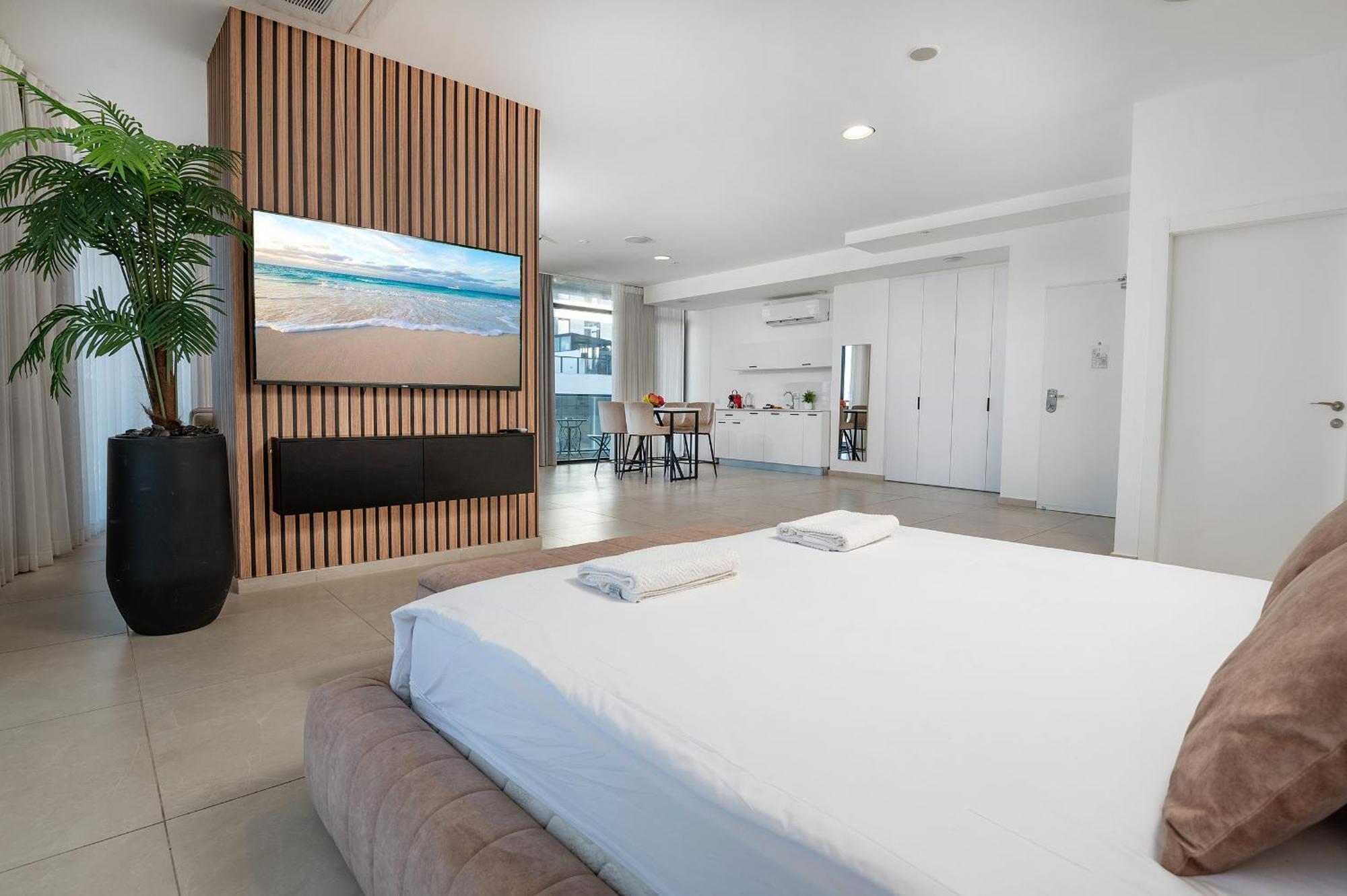 Hi-Yam Seaview Apartments & Suites - יש ממ"ד Bat Yam Phòng bức ảnh